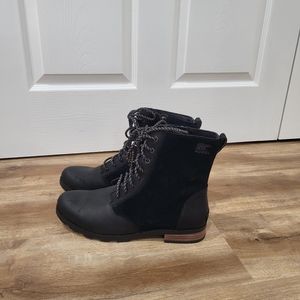 Sorel Women's Emelie Short Lace Boot Size 12